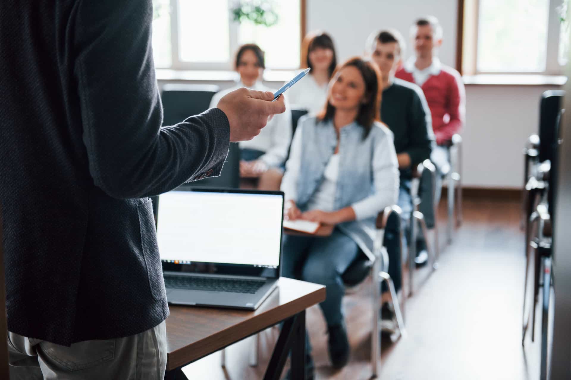 cursos-formación | | Red de Información Europea de Andalucía