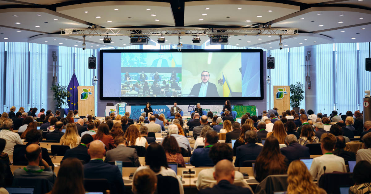 Alcaldes y representantes locales y regionales europeos participan en la Ceremonia del Pacto de las Alcaldías de la UE 2026